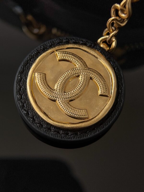 CHANEL - Image 4