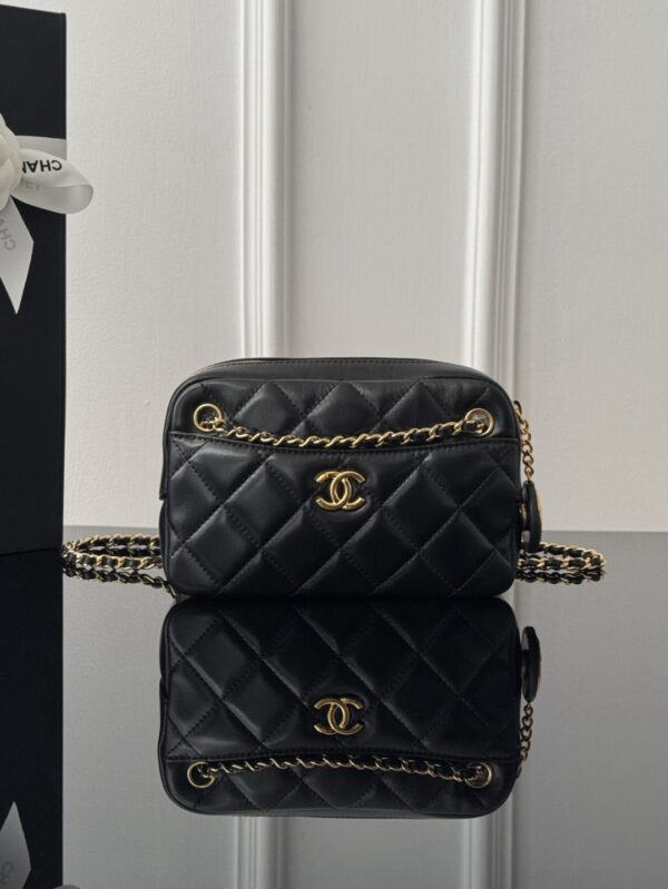 CHANEL - Image 10