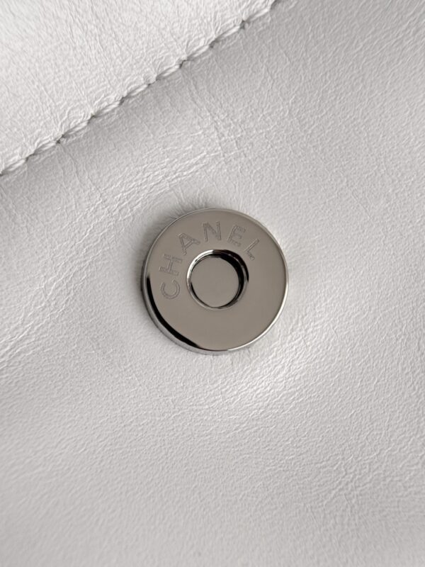 CHANEL - Image 6