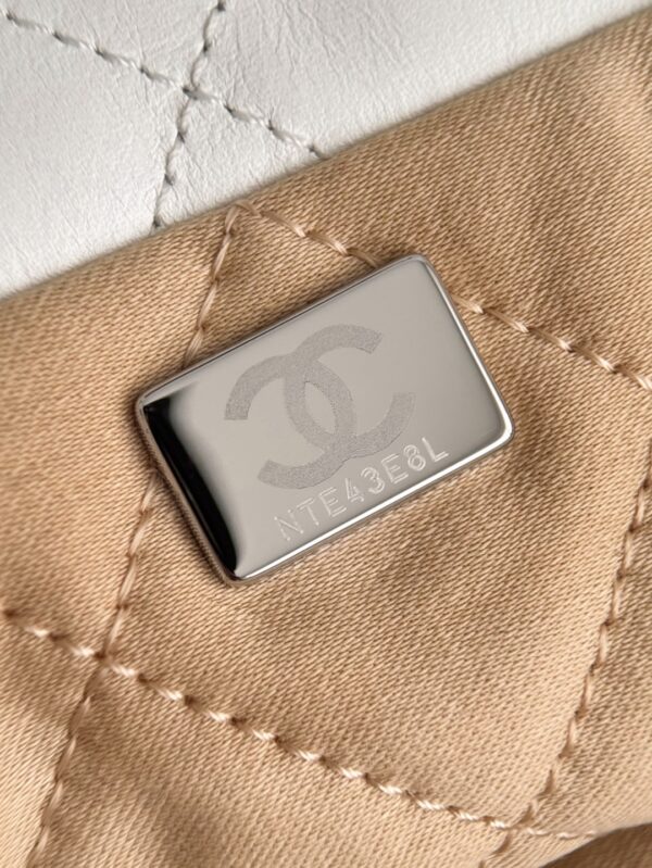 CHANEL - Image 7
