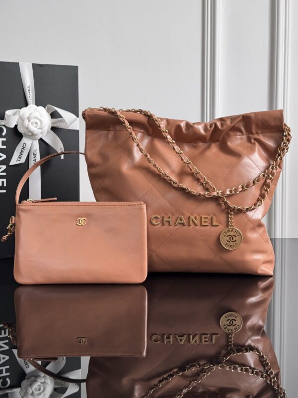 CHANEL - Image 11