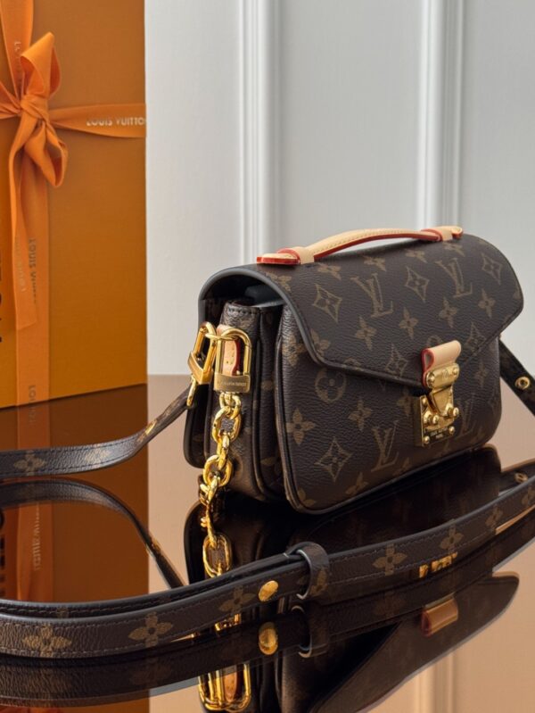 LV - Image 3