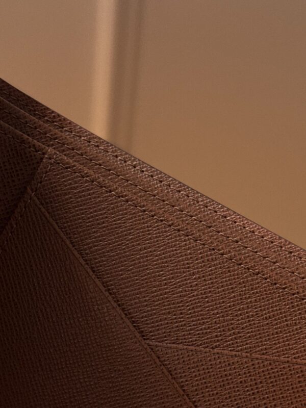 LV - Image 7