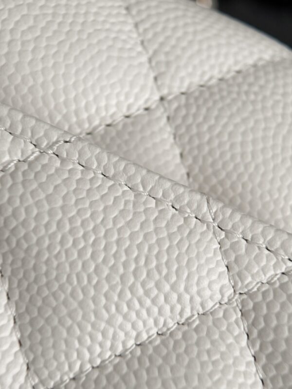 Chanel - Image 8
