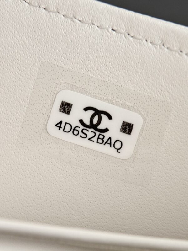 Chanel - Image 5