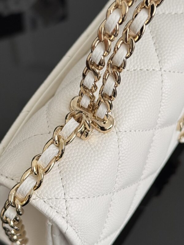 Chanel - Image 4