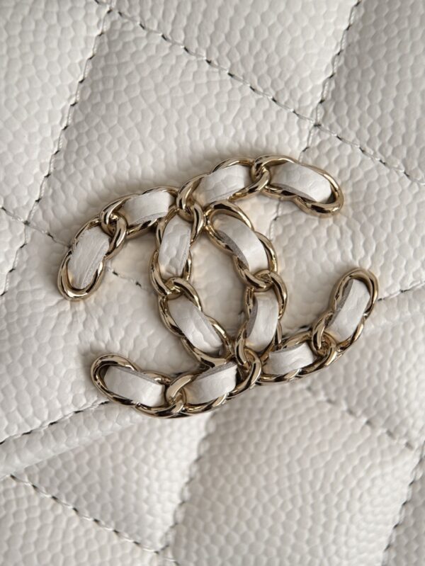 Chanel - Image 3